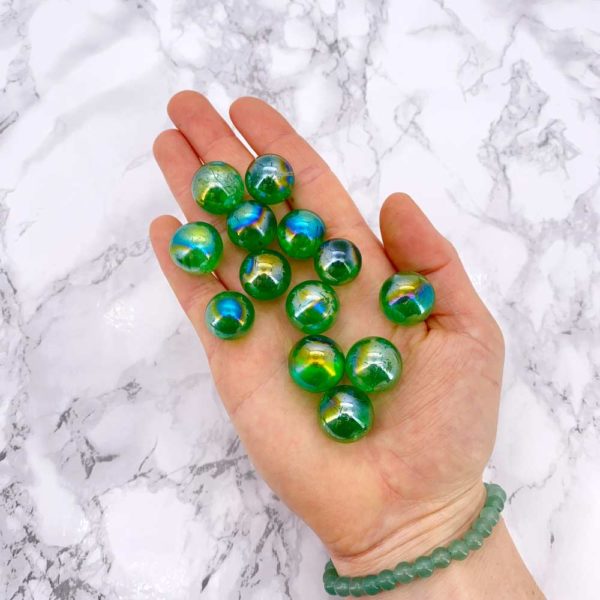 Mini Sphère Quartz Aura Vert Main